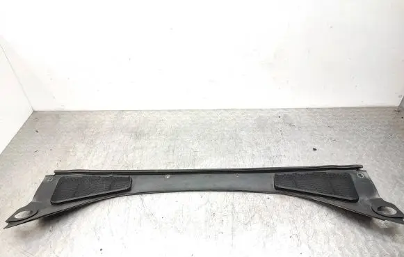 Ford Focus Wiper trim BM51A02216A D2L4A