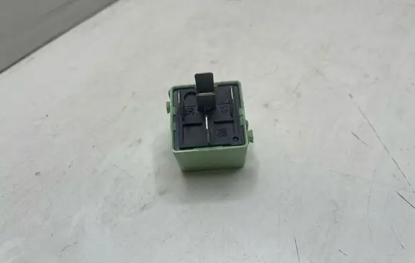 BMW 5 E39 Other relay 8373700 6136 231343599312