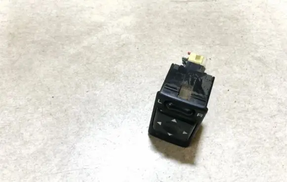 Subaru Forester SF Wing mirror switch