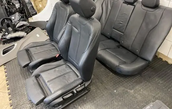 Seat set