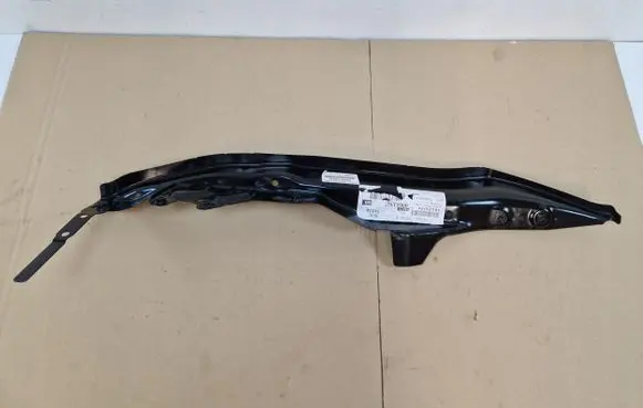 Toyota Hilux (AN120, AN130) Fender mounting bracket