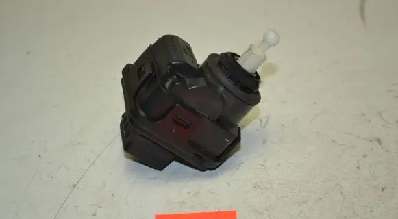 Headlight level adjustment motor