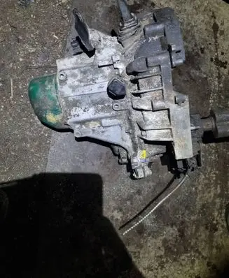 Renault Laguna I Manual 4 speed gearbox B3100 C07111