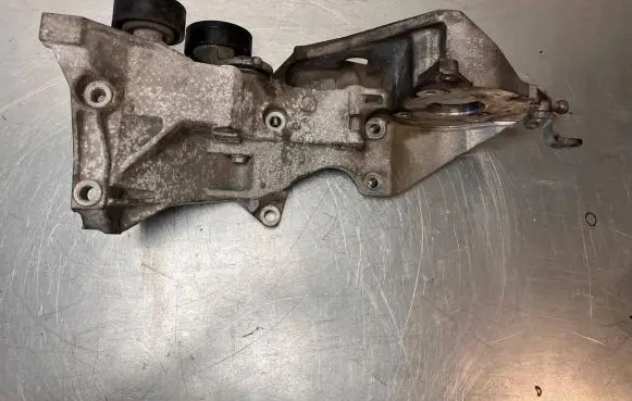 Audi A4 S4 B8 8K Generator/alternator bracket 03L903143R