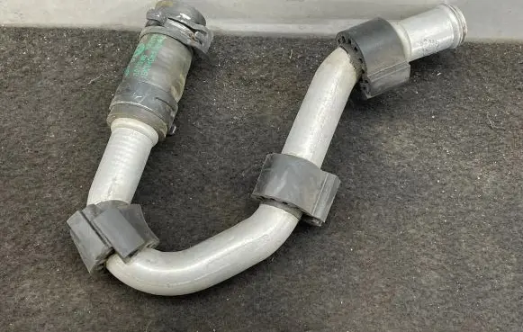 Audi Q7 4L Engine coolant pipe/hose 7L0815985 7L6819888C