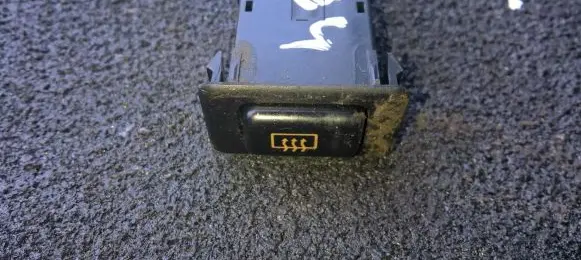 Mitsubishi Pajero Windscreen/window heater switch 35130