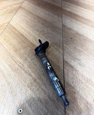 Mercedes-Benz GL X164 Fuel injector A6290700087