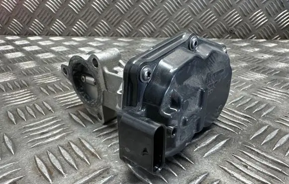 BMW 5 G30 G31 G38 EGR valve 8576810 03121701 15877710
