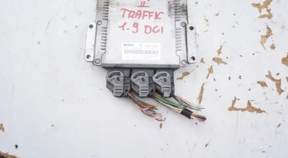 Renault Trafic II (X83) Engine control unit/module ECU 8200204834