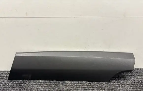 Volvo XC90 Rear seat side bottom trim 39829971