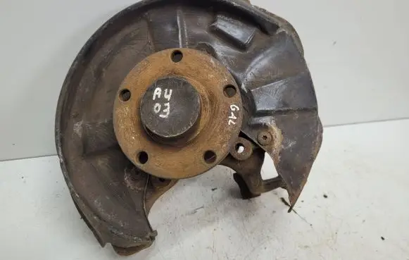 Rear wheel hub