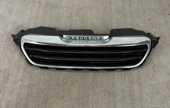 Peugeot 108 Front bumper upper radiator grill 53114-0H020 G084