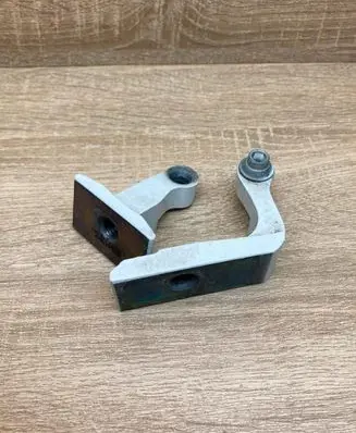 BMW 1 F20 F21 Front door lower hinge 7246062 A076930