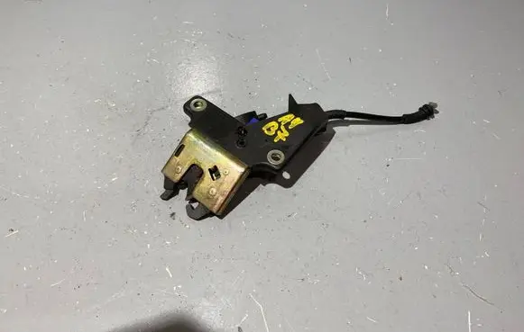 Audi A4 S4 B7 8E 8H Tailgate/trunk/boot lock/catch/latch 8E5827505B