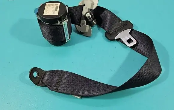 Citroen C-Crosser Rear seatbelt 609213800 IMPRK1589295