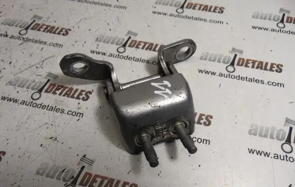 Honda CR-V Rear door upper hinge