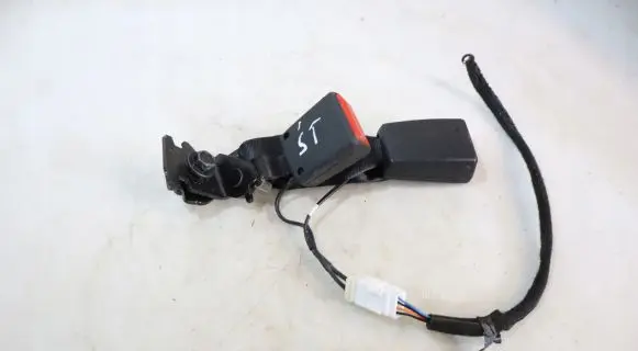 KIA Ceed Middle seatbelt buckle (rear) 