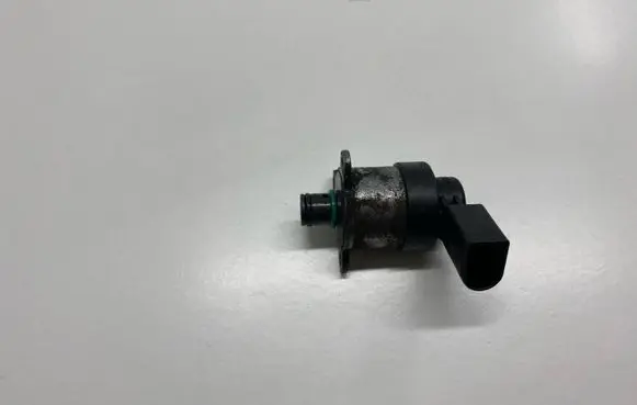 BMW X3 E83 Fuel pressure sensor 040