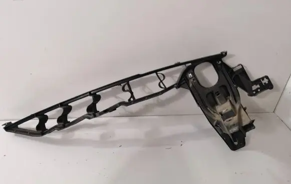 BMW X6 E71 Fender mounting bracket 7157990