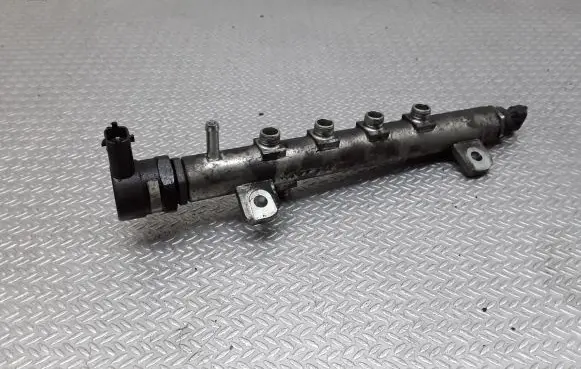 Opel Vectra C Fuel main line pipe 0445214057 0281002507