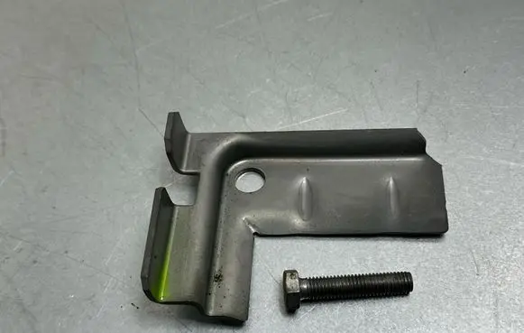 Volkswagen PASSAT B8 Battery bracket 1S0803123