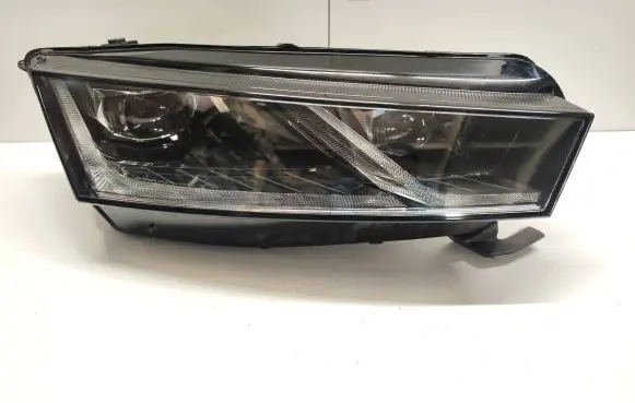 Skoda Octavia Mk4 Headlight/headlamp 5E4941016A LE18A6419 030111823400