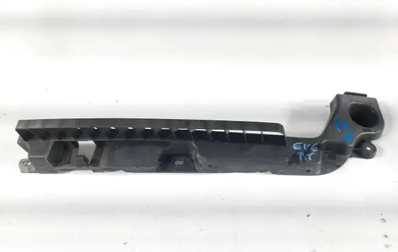 Skoda Fabia Mk3 (NJ) Rear bumper mounting bracket 6V6807864
