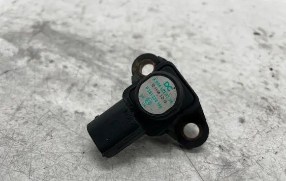 Mercedes-Benz E W212 Air pressure sensor 0261230190 A0061539728