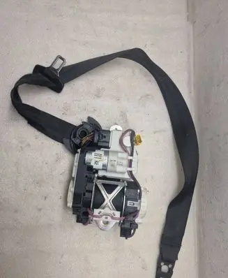 Audi A8 S8 D4 4H Front seatbelt
