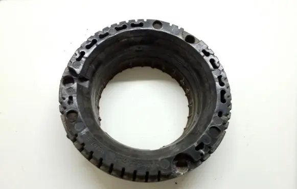 BMW 5 F10 F11 Front coil spring rubber mount 6775581