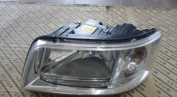 Volkswagen Transporter - Caravelle T5 Headlight/headlamp 7H1941015J