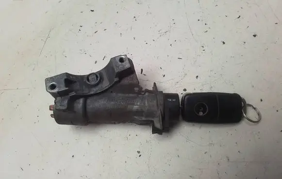 Audi A6 S6 C4 4A Ignition lock 4B0905851C