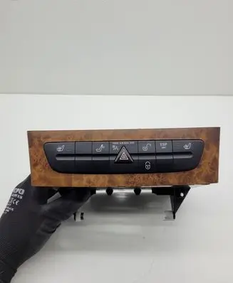 Mercedes-Benz CLS C219 Hazard light switch A2196800614