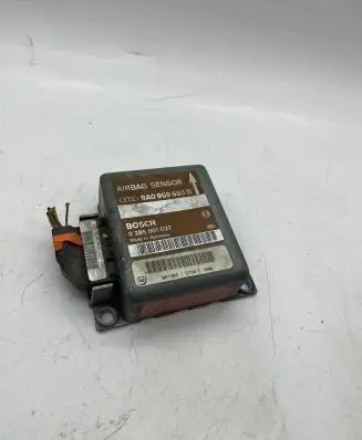 Audi A4 S4 B5 8D Airbag control unit/module 8A0959655B 0285001037