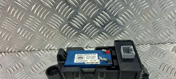 Land Rover Evoque I Battery charger (optional) BJ3219G207CAA