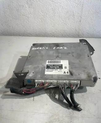 Toyota Avensis T250 Engine control unit/module 1758008292 8966105A40 MB1758008292