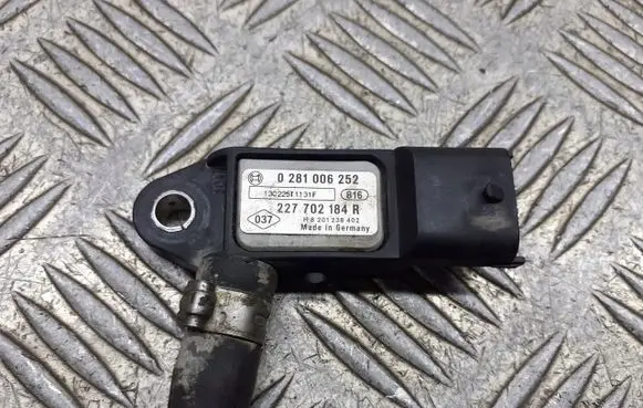 Renault Laguna II Fuel pressure sensor 0281006252