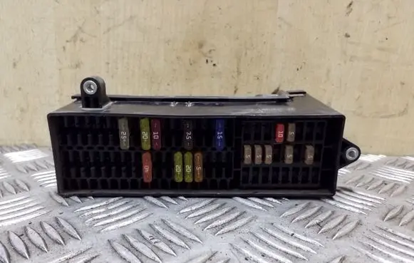 Volkswagen Caddy Fuse module 1T2937615B