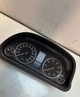 Mercedes-Benz A W169 Speedometer (instrument cluster) 1031098101