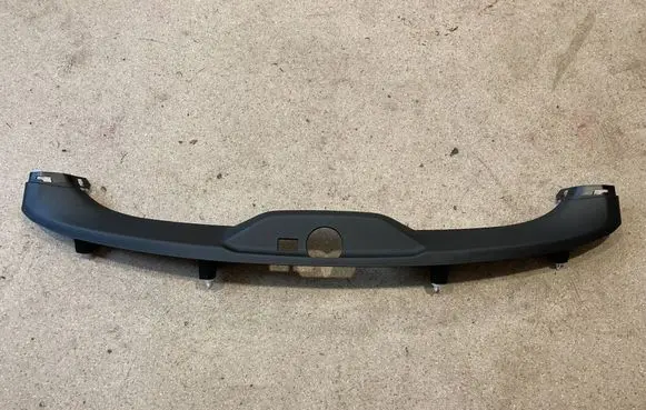 BMW 3 G20 G21 Tailgate trim 8738524