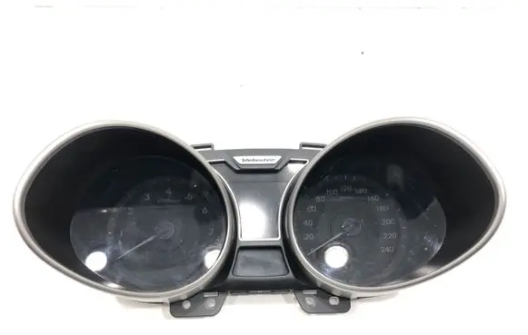 Hyundai Veloster Speedometer (instrument cluster) 94013-2V750