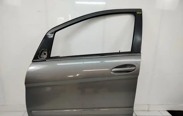 Mercedes-Benz B W245 Front door 42R36