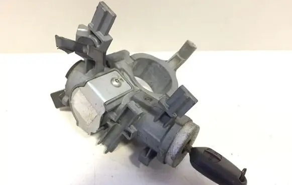 Mitsubishi L200 Ignition lock