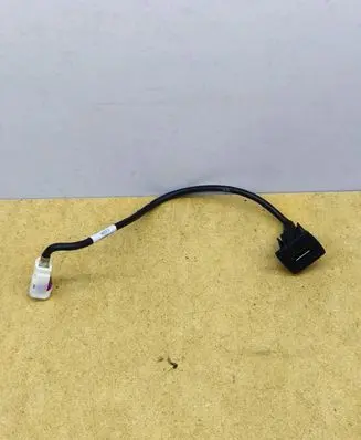 Mercedes-Benz C W204 USB socket connector A1728200515 008483