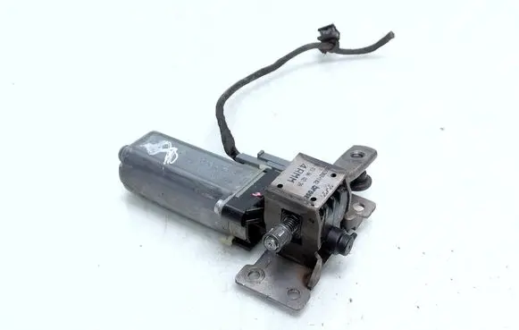 Volvo XC70 Seat adjustment motor 0390203219 905416102