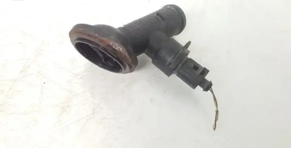 Volkswagen Touran I Engine coolant pipe/hose 03G121121D 03L121121A 06A919501A