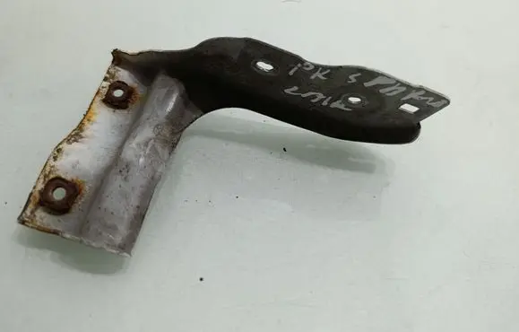 Renault Koleos I Fender mounting bracket