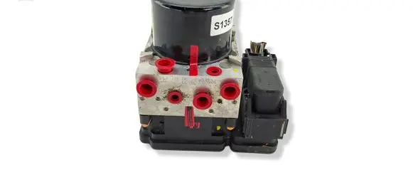Volvo V60 ABS Pump 31329137 31320137 P31320137