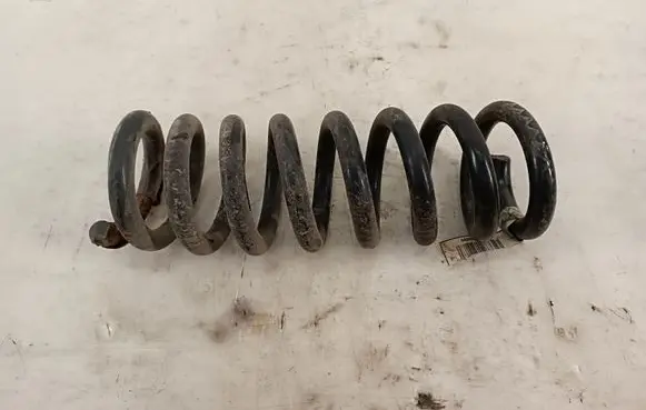 Chrysler 300 - 300C Rear coil spring 04895314AB