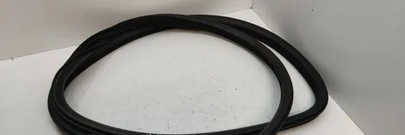 Volvo V70 Rubber seal rear door 
